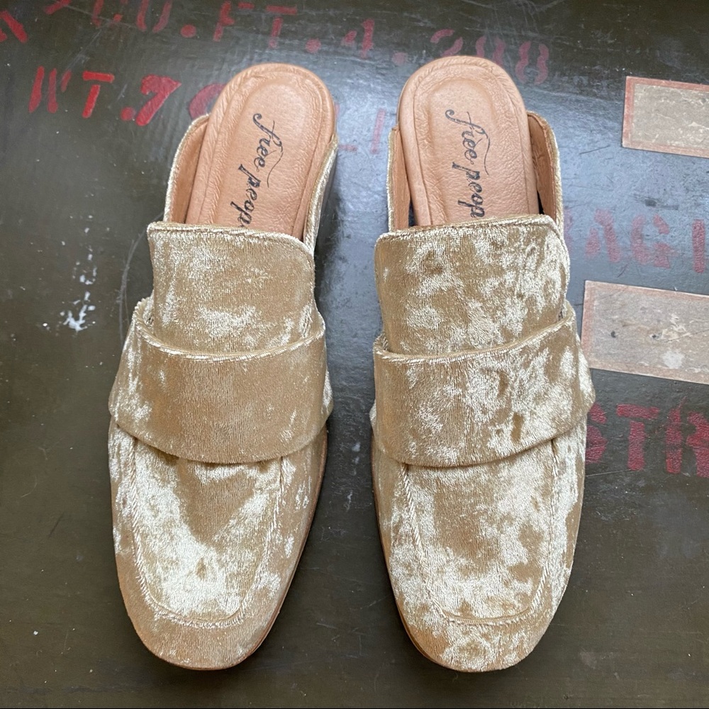 Free People At Ease gold velvet loafer slide sz 38